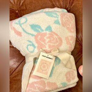 NWT Francesca’s Floral Throw Blanket Cozy Pink Blue Cottagecore